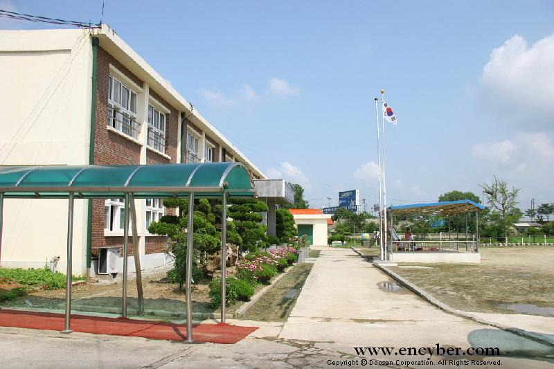 이리남초등학교 이미지